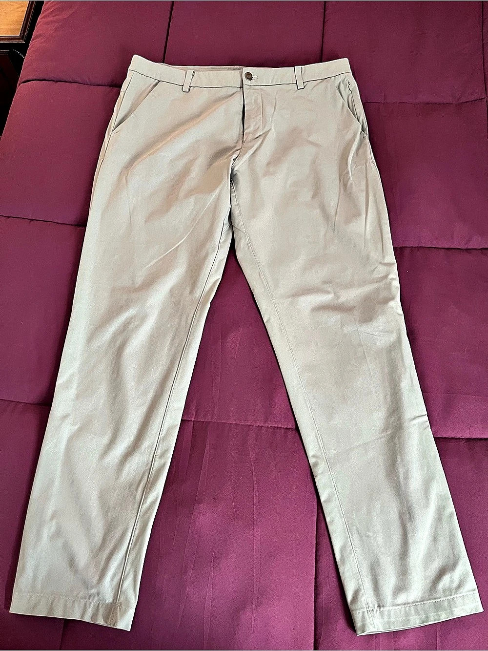 Lululemon Men’s Straight Leg Pants in Beige Size 36